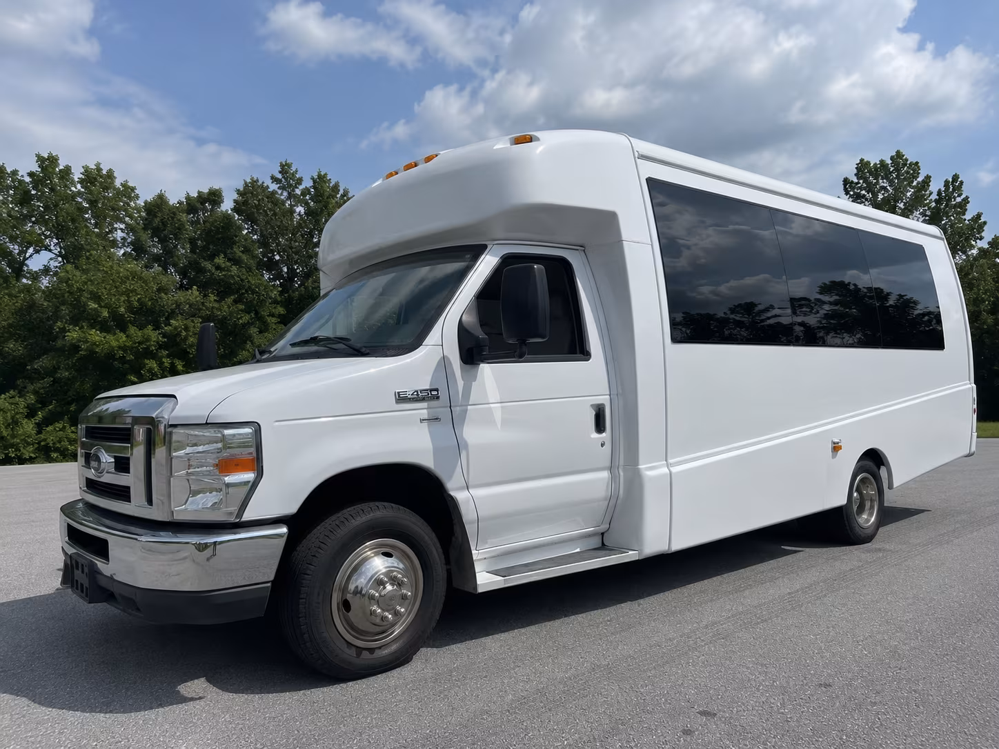 Richmond Birthday, Sweet 16, & Quinceañera Party Bus Rentals