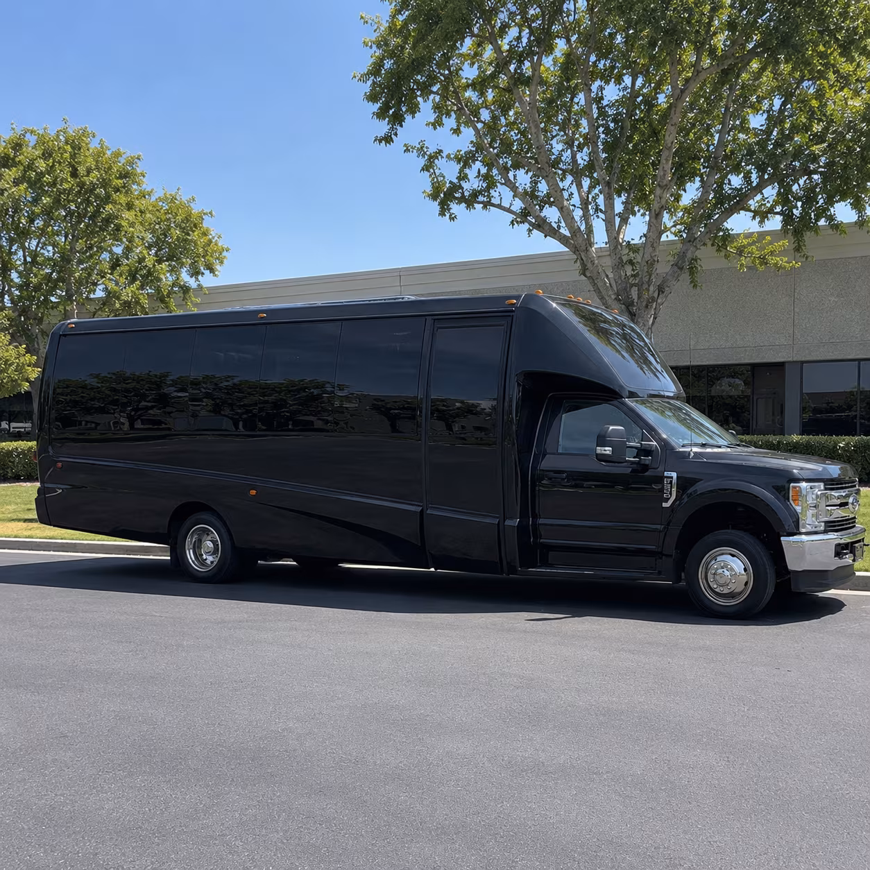 Virginia Beach Winery Tour & Pub Crawl Transportation party bus exterior